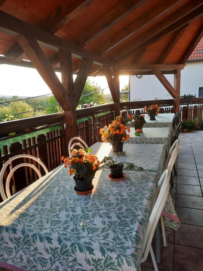 Rooms Cehovin Постойна Екстериор снимка