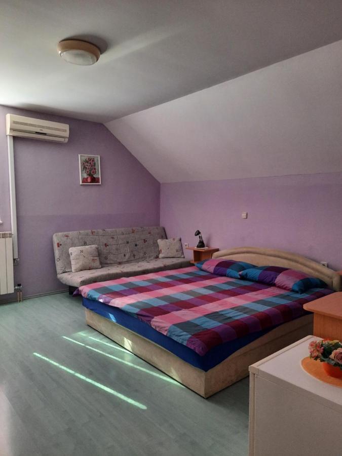 Rooms Cehovin Постойна Екстериор снимка